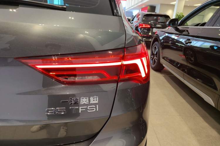 Used Audi Q3 2026 Model Range: quattro 45th Anniversary Collector’s Edition 35TFSI Fashion Dynamic Edition Right Rear Taillight