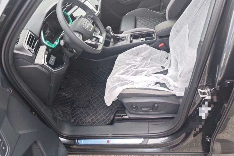 Used Audi Q3 2026 Model Range: quattro 45th Anniversary Collector’s Edition 35TFSI Fashion Dynamic Edition Left Front Seat