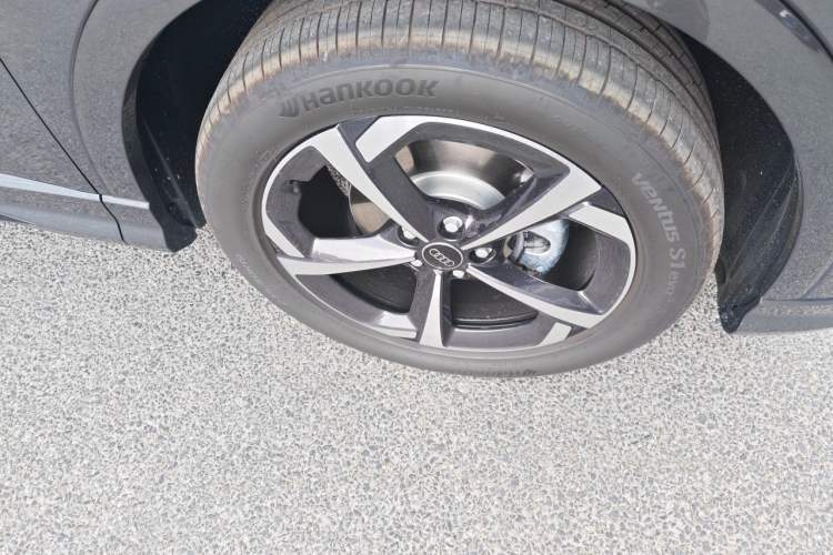 Used Audi Q3 2026 Model Range: quattro 45th Anniversary Collector’s Edition 35TFSI Fashion Dynamic Edition Right Front Wheel Hub