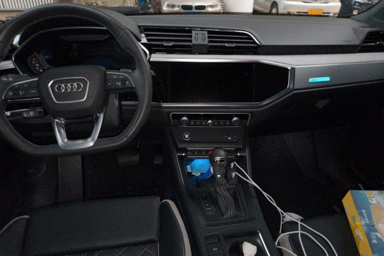 Used Audi Q3 2026 Model Range: quattro 45th Anniversary Collector’s Edition 35TFSI Fashion Dynamic Edition Center Console