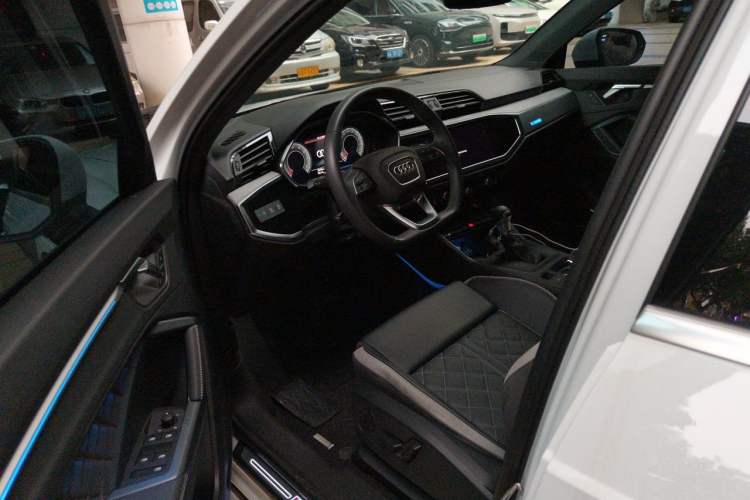 Used Audi Q3 2026 Model Range: quattro 45th Anniversary Collector’s Edition 35TFSI Fashion Dynamic Edition Driver Seat