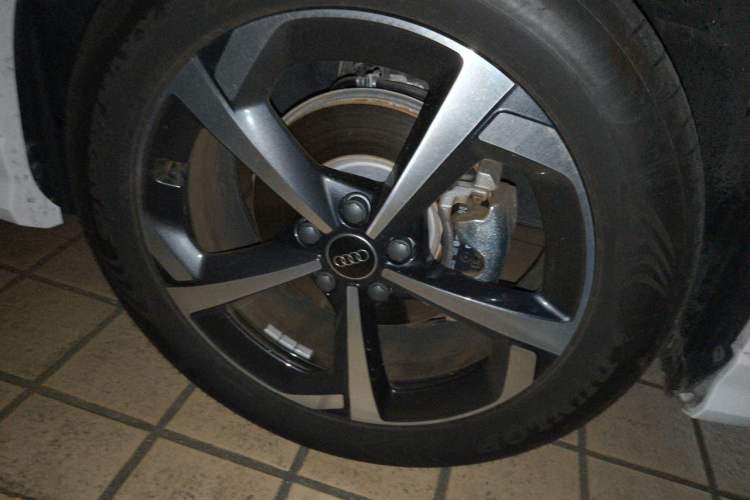 Used Audi Q3 2026 Model Range: quattro 45th Anniversary Collector’s Edition 35TFSI Fashion Dynamic Edition Right Front Wheel Hub