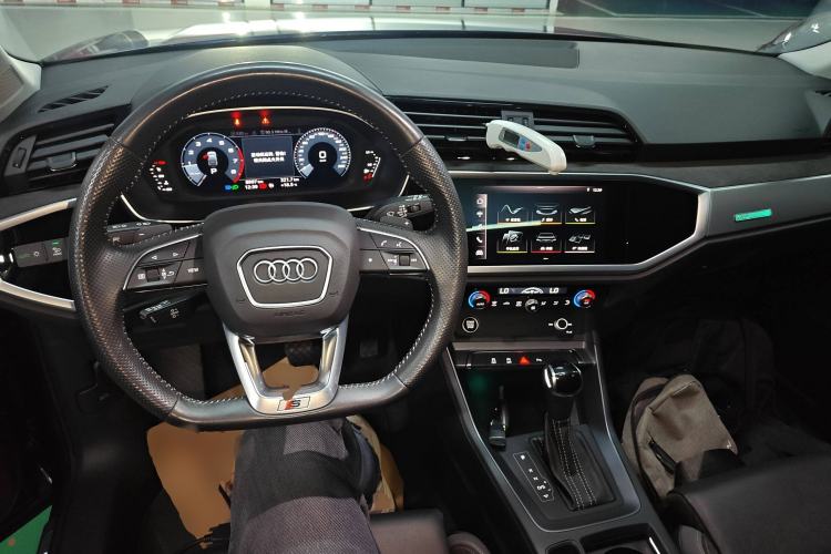 Used Audi Q3 Sportback 2020 40 TFSI Fashion Model Center Console