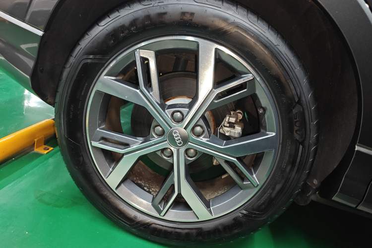 Used Audi Q3 Sportback 2020 40 TFSI Fashion Model Right Rear Wheel Hub