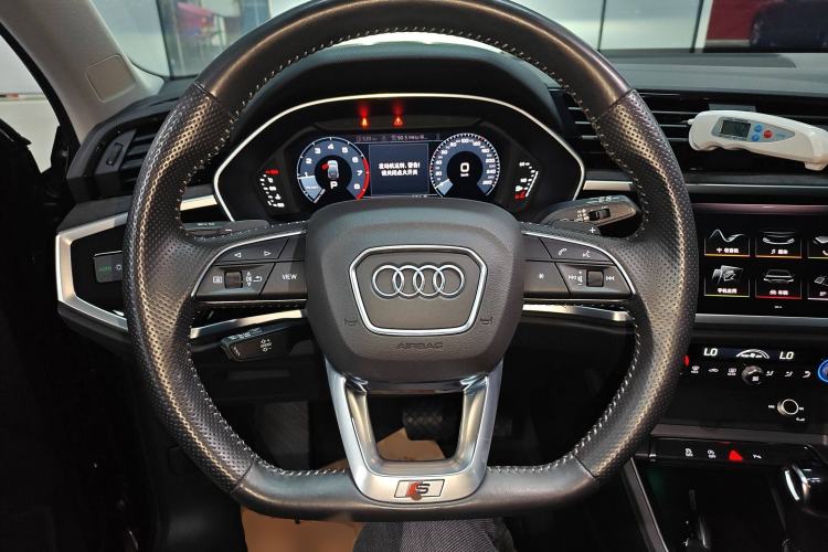 Used Audi Q3 Sportback 2020 40 TFSI Fashion Model Steering Wheel