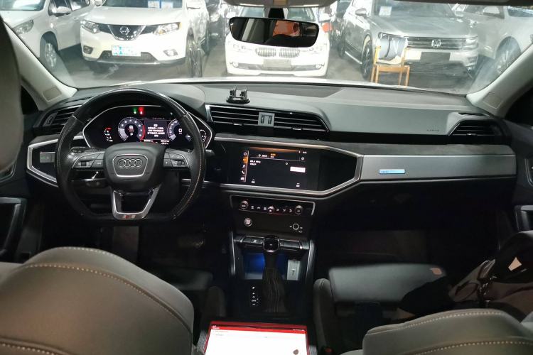 Used Audi Q3 Sportback 2020 40 TFSI Fashion Model Center Console