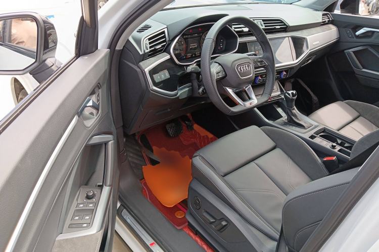 Used Audi Q3 Sportback 2023 40 TFSI Fashion Model Driver Seat