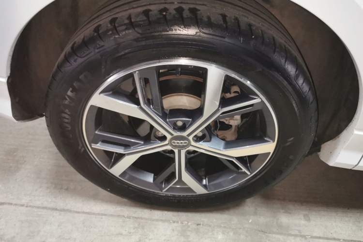 Used Audi Q3 Sportback 2020 40 TFSI Fashion Model Right Rear Wheel Hub