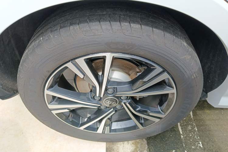 Used Audi Q3 Sportback 2023 40 TFSI Fashion Model Right Rear Wheel Hub