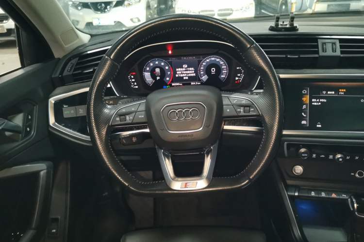 Used Audi Q3 Sportback 2020 40 TFSI Fashion Model Steering Wheel