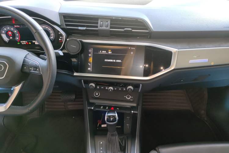 Used Audi Q3 Sportback 2020 40 TFSI Fashion Model Audio And AC Panel
