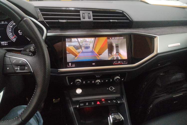 Used Audi Q3 Sportback 2020 45 TFSI quattro Luxury Edition Audio And AC Panel
