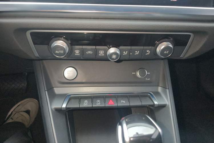 Used Audi Q3 Sportback 2020 40 TFSI Fashion Model Audio And AC Panel