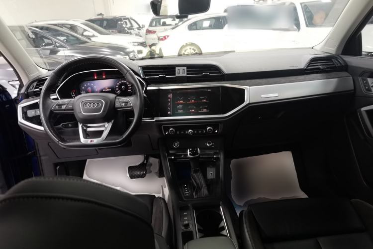 Used Audi Q3 Sportback 2020 40 TFSI Fashion Model Center Console