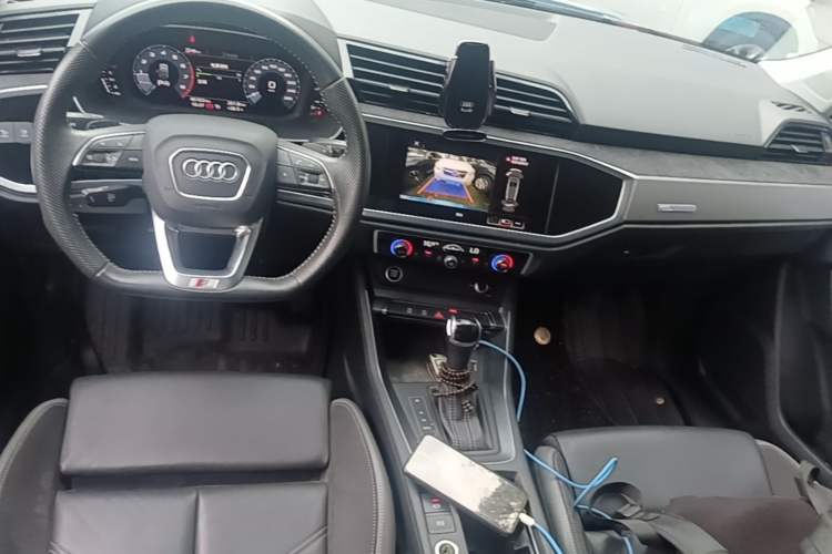 Used Audi Q3 Sportback 2020 40 TFSI Fashion Model Center Console