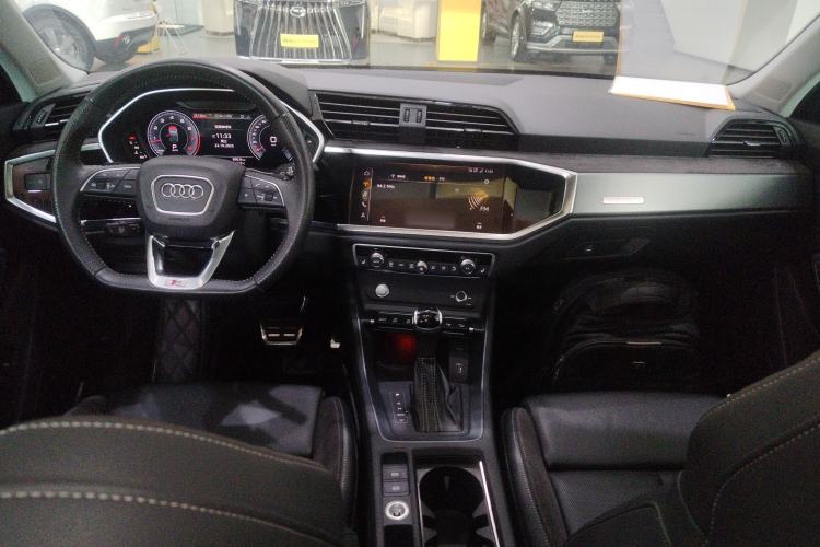 Used Audi Q3 Sportback 2020 45 TFSI quattro Luxury Edition Center Console