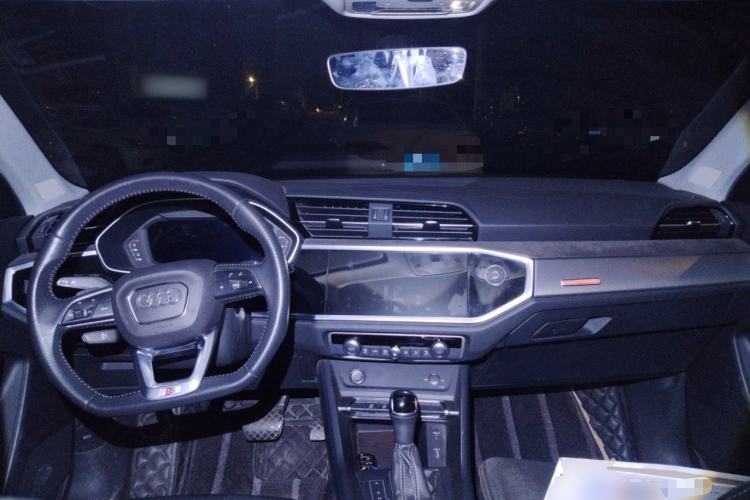 Used Audi Q3 Sportback 2020 40 TFSI Fashion Model Center Console
