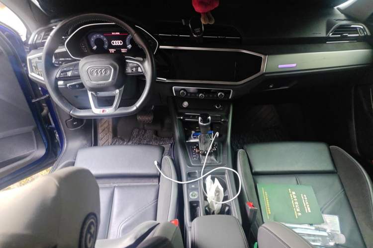 Used Audi Q3 Sportback 2020 40 TFSI Fashion Model Center Console