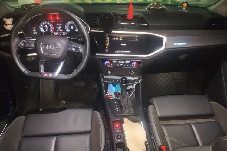 Used Audi Q3 Sportback 2020 40 TFSI Fashion Model Center Console