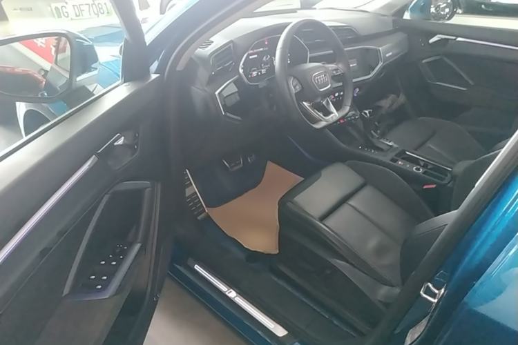 Used Audi Q3 Sportback 2020 45 TFSI quattro Luxury Edition Driver Seat