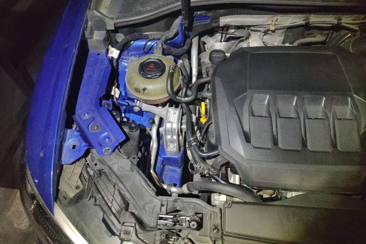 Used Audi Q3 Sportback 2020 40 TFSI Fashion Model Engine Bay Right