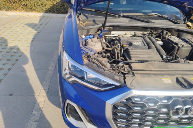 Used Audi Q3 Sportback 2020 35 TFSI Ambition Edition Engine Bay Right