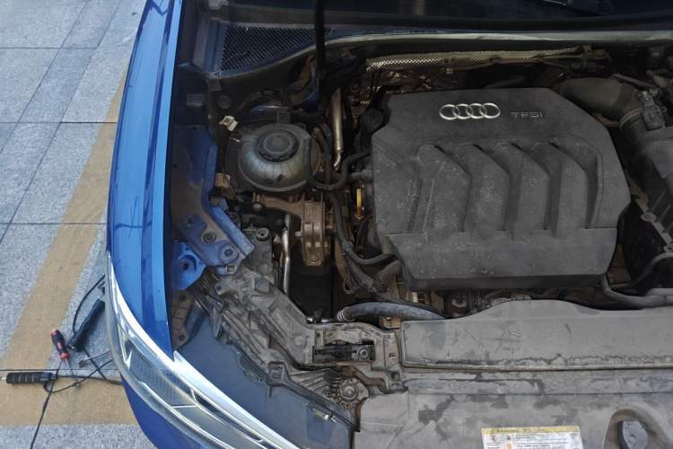 Used Audi Q3 Sportback 2020 40 TFSI Fashion Model Engine Bay Right