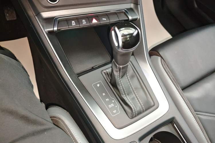 Used Audi Q3 Sportback 2020 40 TFSI Fashion Model Gear Lever