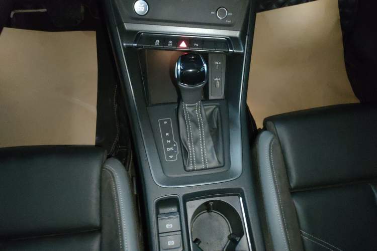 Used Audi Q3 Sportback 2020 40 TFSI Fashion Model Gear Lever