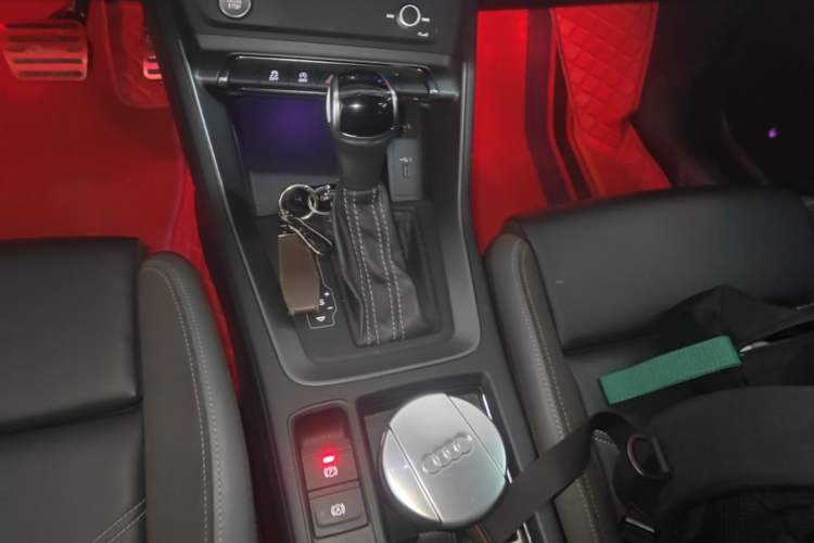 Used Audi Q3 Sportback 2020 40 TFSI Fashion Model Gear Lever