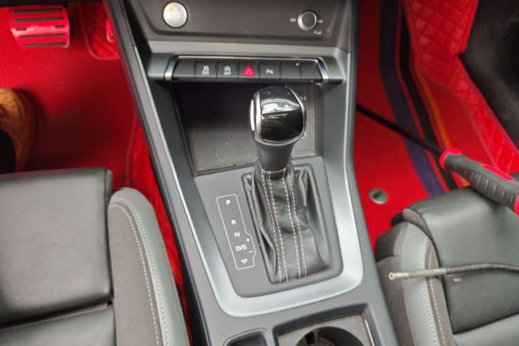Used Audi Q3 Sportback 2020 40 TFSI Fashion Model Gear Lever