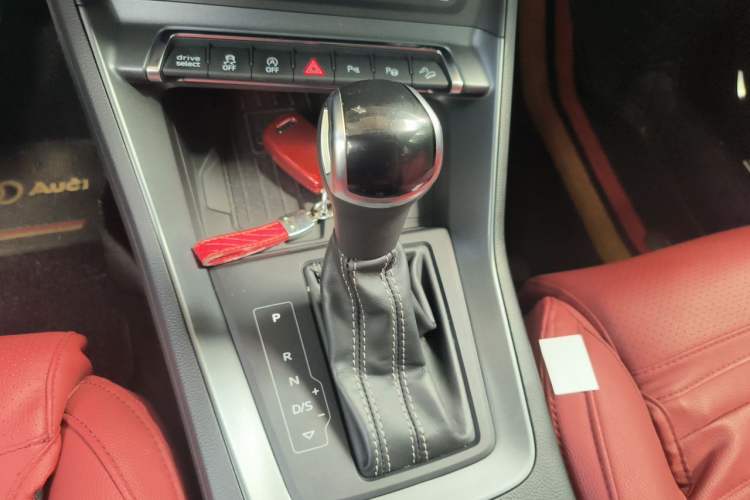 Used Audi Q3 Sportback 2020 45 TFSI quattro Luxury Edition Gear Lever