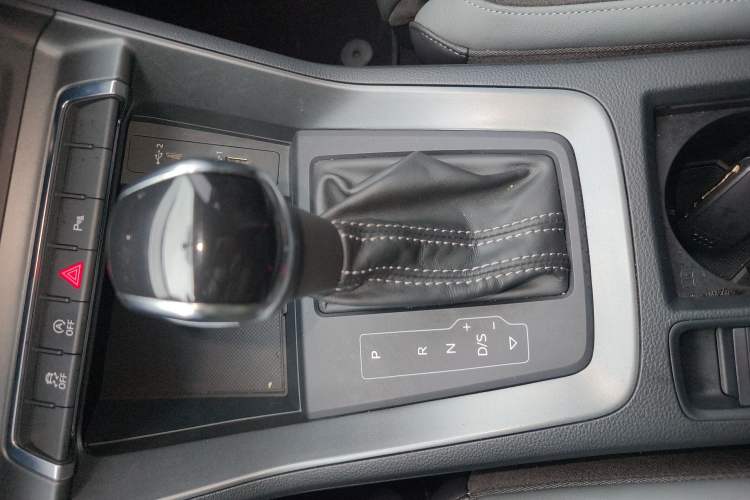 Used Audi Q3 Sportback 2020 40 TFSI Fashion Model Gear Lever