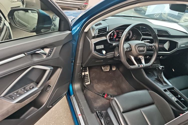 Used Audi Q3 Sportback 2020 45 TFSI quattro Luxury Edition Interior 3