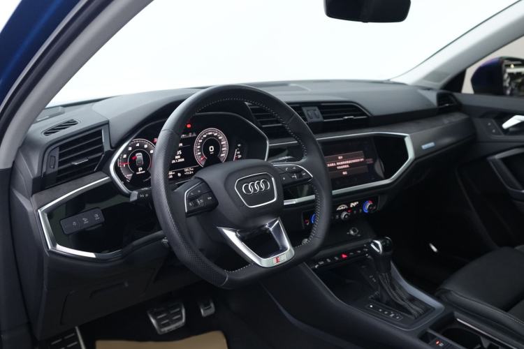 Used Audi Q3 Sportback 2020 45 TFSI quattro Luxury Edition Interior 5