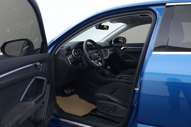 Used Audi Q3 Sportback 2020 45 TFSI quattro Luxury Edition Interior 9