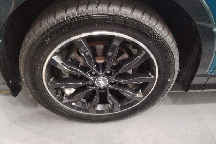 Used Audi Q3 Sportback 2020 45 TFSI quattro Luxury Edition Left Front Wheel Hub