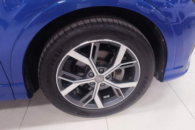Used Audi Q3 Sportback 2020 40 TFSI Fashion Model Right Front Wheel Hub