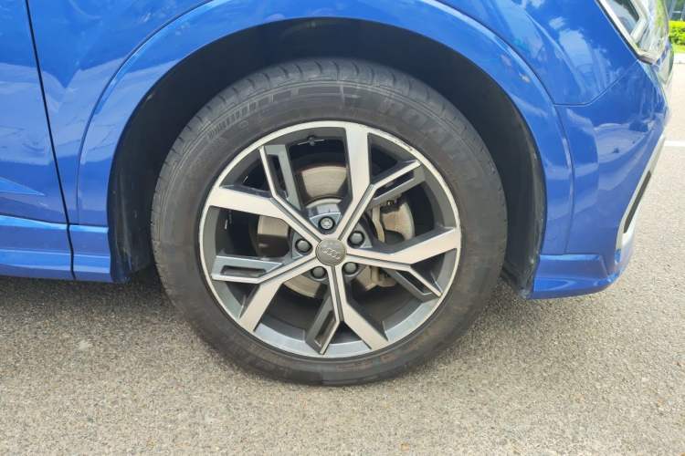 Used Audi Q3 Sportback 2020 40 TFSI Fashion Model Right Front Wheel Hub