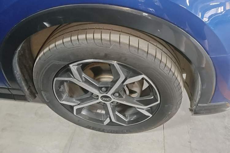 Used Audi Q3 Sportback 2020 45 TFSI quattro Fashion Edition Right Front Wheel Hub
