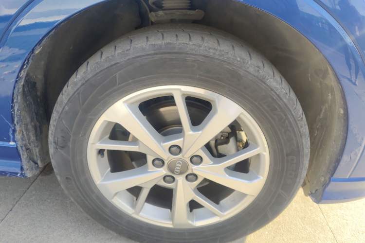Used Audi Q3 Sportback 2020 35 TFSI Ambition Edition Right Front Wheel Hub