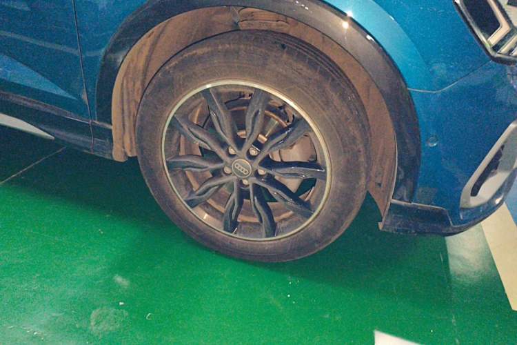 Used Audi Q3 Sportback 2020 45 TFSI quattro Luxury Edition Right Front Wheel Hub