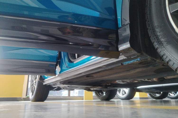 Used Audi Q3 Sportback 2020 45 TFSI quattro Luxury Edition Right Side Sill