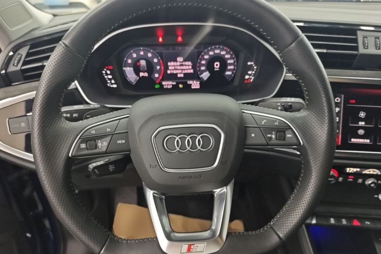 Used Audi Q3 Sportback 2020 40 TFSI Fashion Model Steering Wheel
