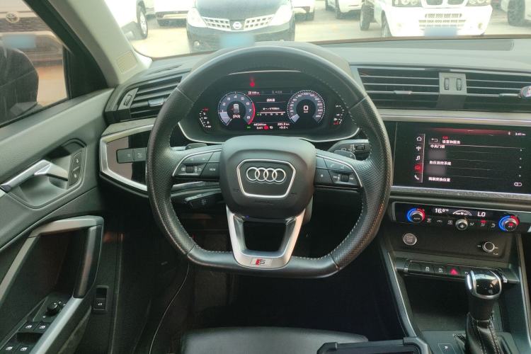 Used Audi Q3 Sportback 2020 40 TFSI Fashion Model Steering Wheel