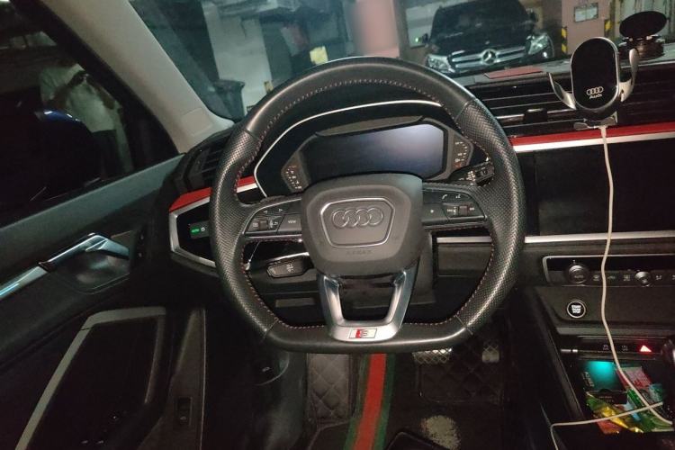 Used Audi Q3 Sportback 2020 40 TFSI Fashion Model Steering Wheel