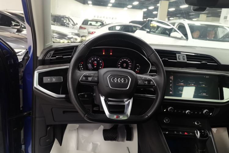 Used Audi Q3 Sportback 2020 40 TFSI Fashion Model Steering Wheel