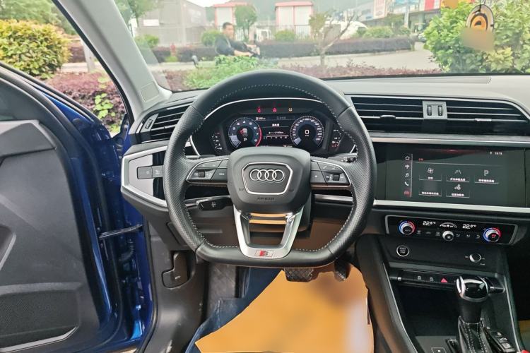 Used Audi Q3 Sportback 2020 40 TFSI Fashion Model Steering Wheel
