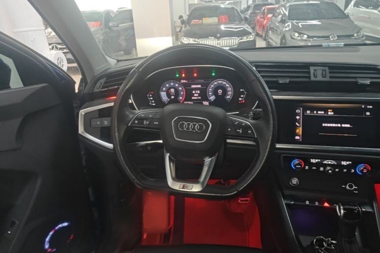 Used Audi Q3 Sportback 2020 40 TFSI Fashion Model Steering Wheel