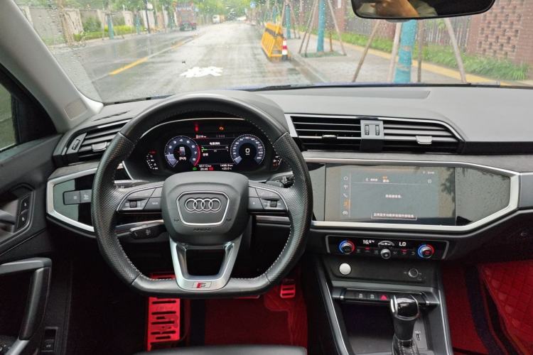 Used Audi Q3 Sportback 2020 40 TFSI Fashion Model Steering Wheel